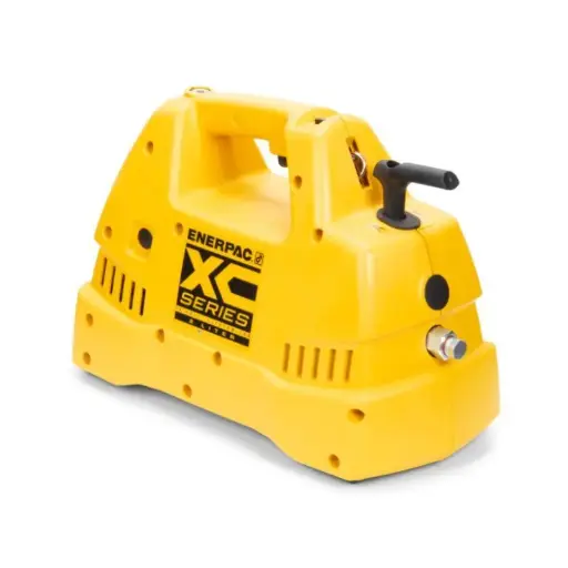 [XC1402ME] XC1402ME, Cordless Hydraulic Pump, 4/3 Valve, 2,0 litres Usable Oil, Batteries and 230V Charger Included